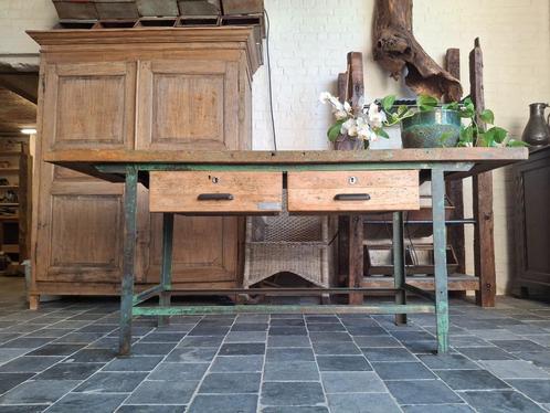 Mooie opgemaakte werkbank / werktafel met metalen onderstel, Doe-het-zelf en Bouw, Werkbanken, Gebruikt, 170 cm of meer, Ophalen
