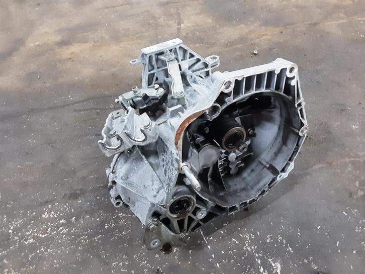 VERSNELLINGSBAK Fiat 500L (199) (01-2012/05-2018) (55276900), Auto-onderdelen, Transmissie en Toebehoren, Fiat, Gebruikt