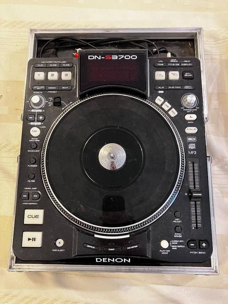 2x Denon DN-S3700 multimediaspeler + flightcase, Muziek en Instrumenten, Dj-sets en Draaitafels, Zo goed als nieuw, Dj-set, Denon