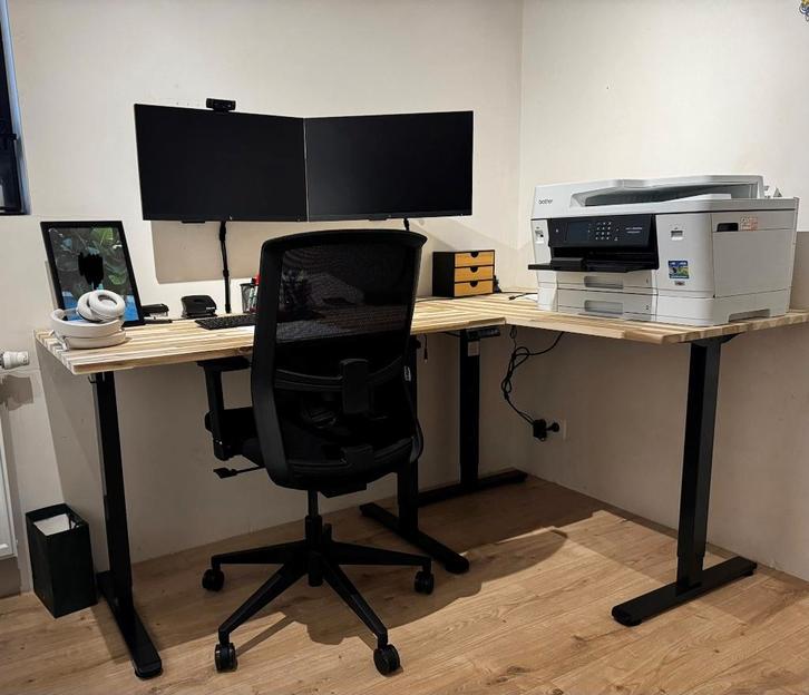 Elektrisch verstelbare bureau, Huis en Inrichting, Bureaus, Nieuw, Bureau, Elektrisch, In hoogte verstelbaar, Met wielen, Ophalen