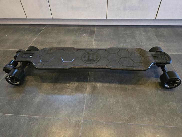 Evolve GTR Carbon electrisch longboard, Sport en Fitness, Skateboarden, Gebruikt, Skateboard, Longboard, Ophalen