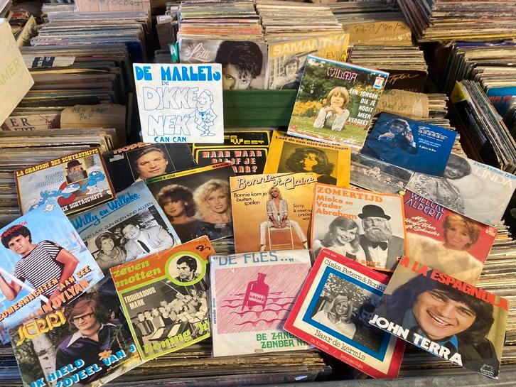 200 SINGLES  ❗️CADEAUTIP❗️NEDERLANDS-PIRAAT…, CD & DVD, Vinyles Singles, Comme neuf, Enlèvement