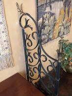Grilles style Empire en fer forgé et bronze massif, Ophalen