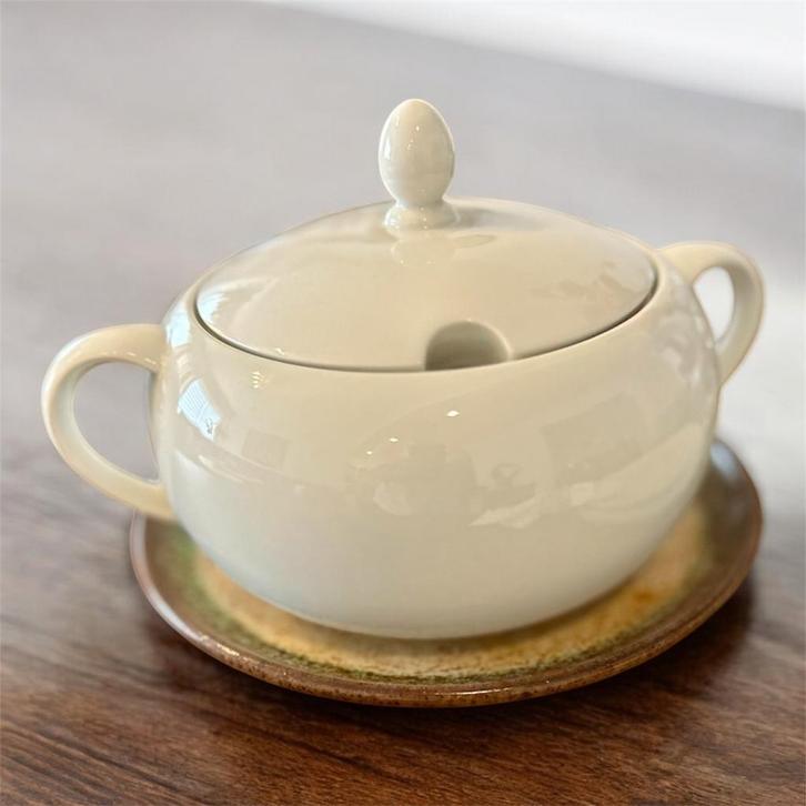 Soupière en céramique blanche avec couvercle, Antiek en Kunst, Antiek | Servies los, Ophalen of Verzenden