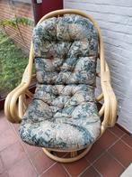 Mooie, confortabele draaistoel/zetel in rotan met kussen, Huis en Inrichting, Ophalen, Eenpersoons, Riet of Rotan, Zo goed als nieuw