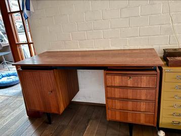 Vintage mid-century Cees Braakman bureau beschikbaar voor biedingen