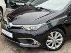 TOYOTA AURIS LOUNGE HYBRID 1.8I 99PK |NAVI | CAMERA | LED |, Auto's, Parkeersensor, Leder en Stof, Zwart, 5 deurs