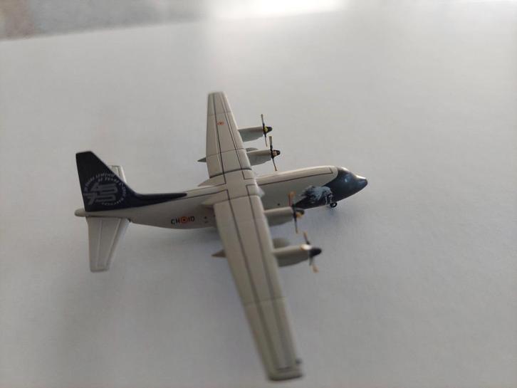 Hercules C130 -  schaalmodel, Verzamelen, Luchtvaart en Vliegtuigspotten, Zo goed als nieuw, Schaalmodel, Ophalen of Verzenden