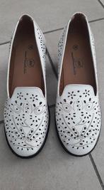 Witte schoenen van Mae & Mathilda maat 36, Schoenen met lage hakken, Wit, Ophalen of Verzenden, Zo goed als nieuw