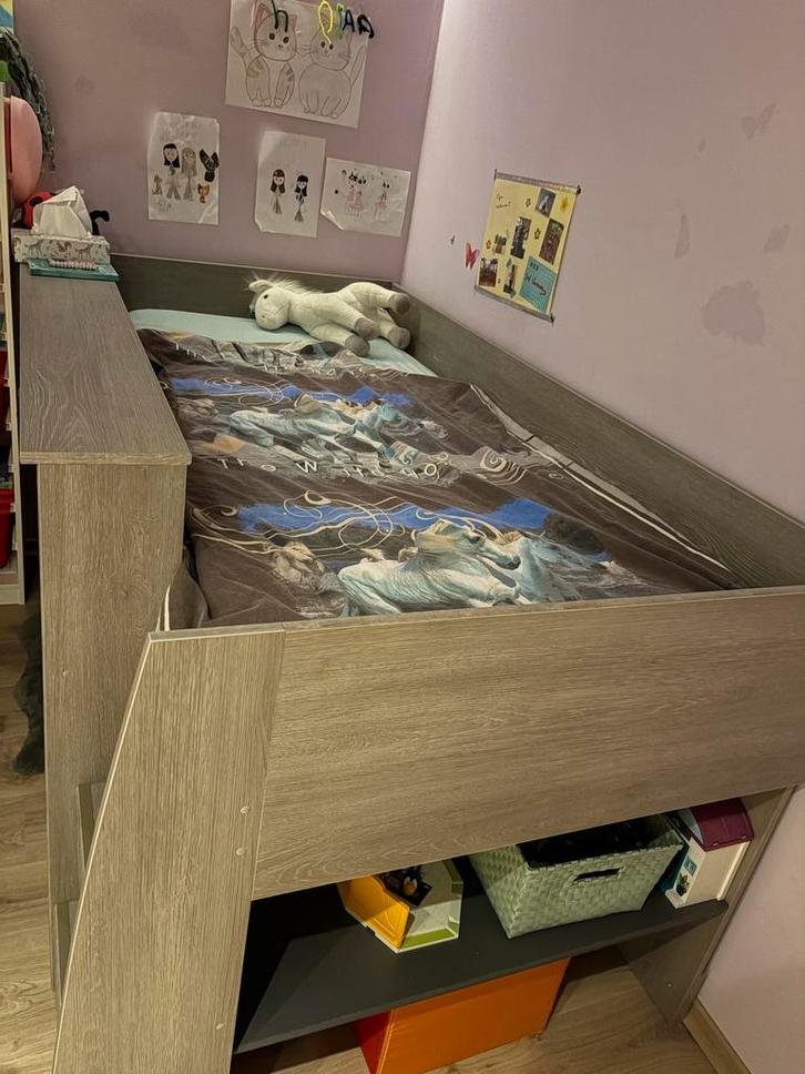 Halfhoogslaper met bureau in Eik, Kinderen en Baby's, Kinderkamer | Stapelbedden en Hoogslapers, Zo goed als nieuw, Halfhoogslaper