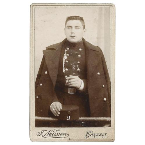 CDV Belgisch soldaat - Hasselt, Verzamelen, Militaria | Algemeen, Landmacht, Foto of Poster, Ophalen of Verzenden
