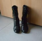 Gratis Zwarte kuitlaarzen met veters van kunstleer, maat 37, Vêtements | Femmes, Chaussures, Enlèvement ou Envoi