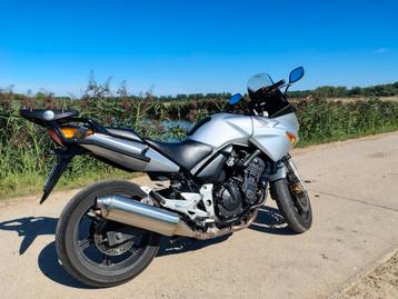 Honda cbf 600 met 34dkm in perfecte staat beschikbaar voor biedingen