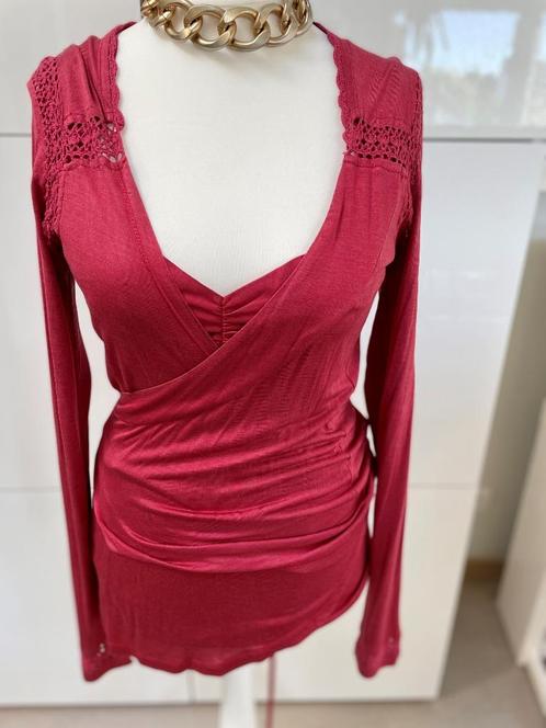 Top en cache coeur Chine Collection - maat 4 (40), Kleding | Dames, Topjes, Zo goed als nieuw, Maat 42/44 (L), Rood, Lange mouw