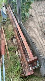 Metalen liggers 5,9 m 2 stuks, Doe-het-zelf en Bouw, Metalen, Ophalen, Zo goed als nieuw