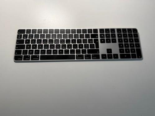 Apple Magic Keyboard Zwart met Touch ID – AZERTY (BE), Computers en Software, Toetsenborden, Zo goed als nieuw, Azerty, Draadloos