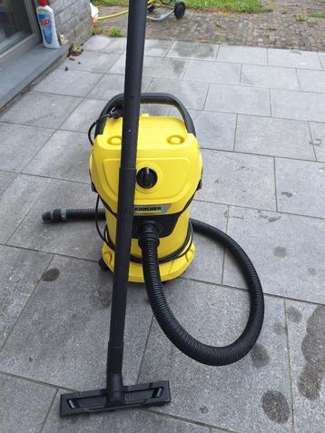 Stof- en waterzuiger beschikbaar voor biedingen