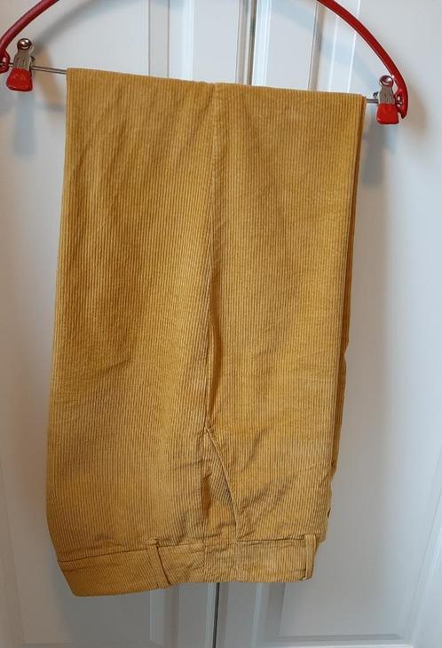 Te koop: Mooie fluwelen gele oker broek van "Gigue", 44., Vêtements | Femmes, Culottes & Pantalons, Comme neuf, Taille 42/44 (L)