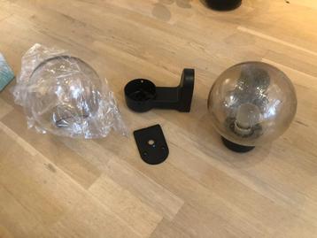 Massieve wandlamp voor buiten (10€ per stuk) beschikbaar voor biedingen