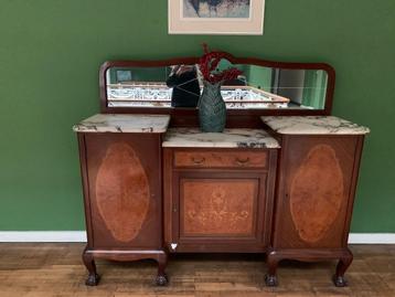 Antieke kast GRATIS beschikbaar voor biedingen