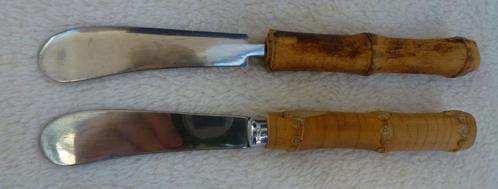 2 anciens couteaux à beurre manche bambou, Maison & Meubles, Cuisine | Couverts, Utilisé, Couverts en vrac, Autres matériaux, Enlèvement ou Envoi