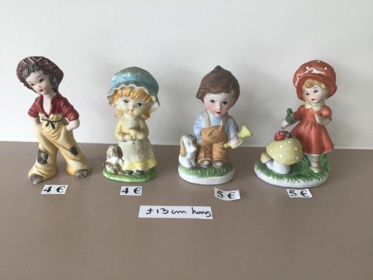 20 tal mooie kleine beeldjes aan spotprijzen, Antiek en Kunst, Antiek | Porselein, Ophalen of Verzenden
