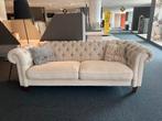 Mooie beige stoffen zetel , chesterfiled look .., Huis en Inrichting, Ophalen, Driepersoons, 75 tot 100 cm, Zo goed als nieuw