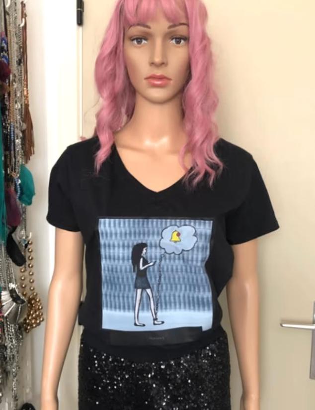 Black cotton T-shirt unique print (one size) NEW, Kleding | Dames, T-shirts, Nieuw, Maat 38/40 (M), Zwart, Korte mouw, Ophalen of Verzenden