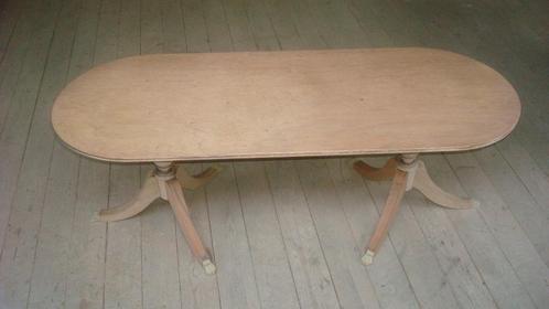 vintage salontafel, gezandstraald, koperen voetjes, Antiek en Kunst, Curiosa en Brocante, Ophalen