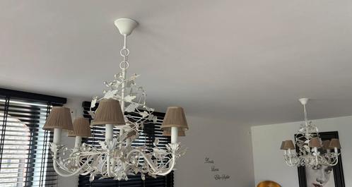 Twee prachtige landelijle lusters met subtiele kristallen, Huis en Inrichting, Lampen | Kroonluchters, Zo goed als nieuw, Metaal