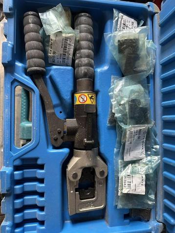 Sertisseuse hydraulique CEMBRE HT51 KV beschikbaar voor biedingen