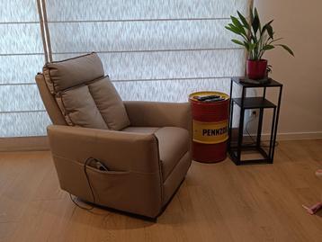 Wilson Relaxstoelen met massagefunctie beschikbaar voor biedingen