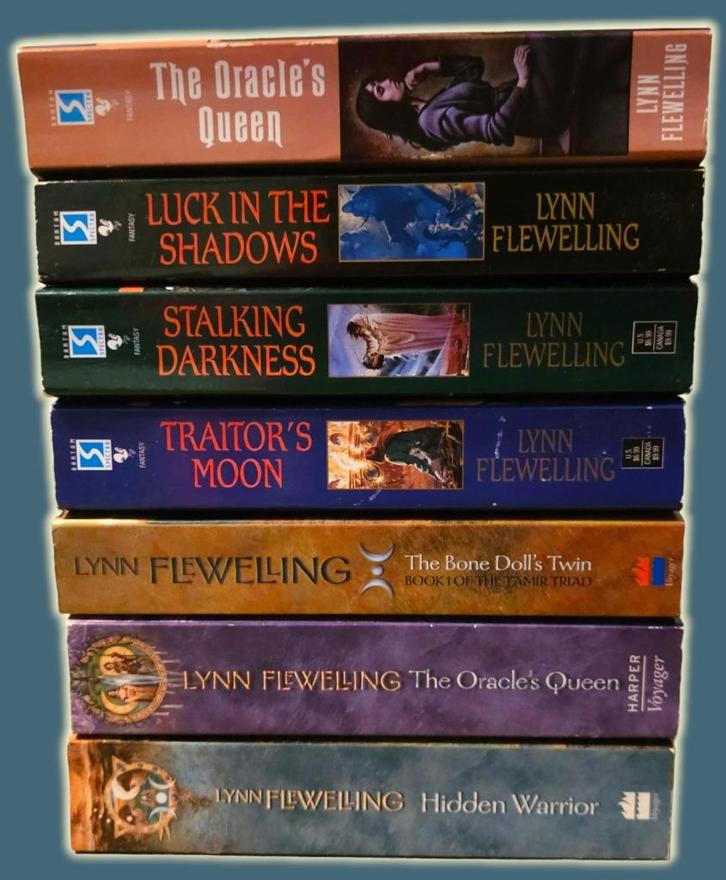 The Tamir Triad - Nightrunner 7x - Lynn Flewelling - Pockets, Boeken, Fantasy, Gelezen, Ophalen of Verzenden