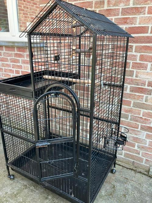 ZEER GROTE PAPEGAAIENKOOI KASTEELTJE NU 190 EURO, Dieren en Toebehoren, Vogels | Hokken en Kooien, Zo goed als nieuw, Volière