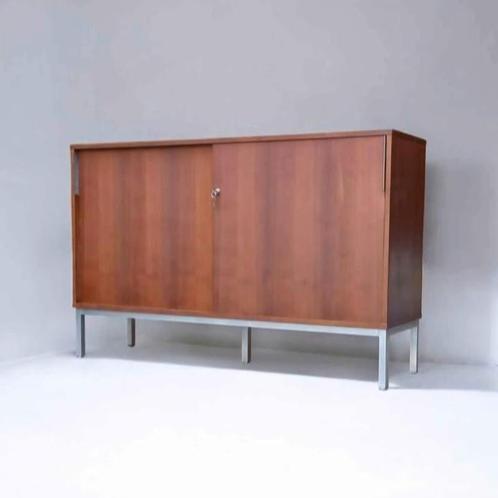 Vintage modernistisch 4-zijdig dressoir in walnoot uit de ja, Huis en Inrichting, Woonaccessoires | Overige, Zo goed als nieuw