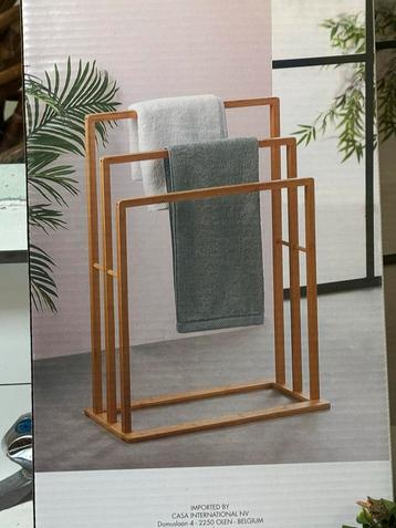 Handdoekrek bamboe beschikbaar voor biedingen