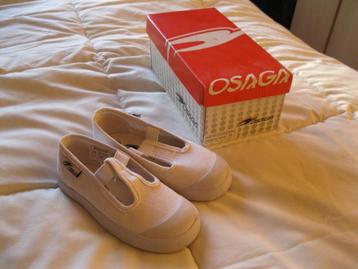 Chaussures de gym blanches neuves Osaga pointure 25