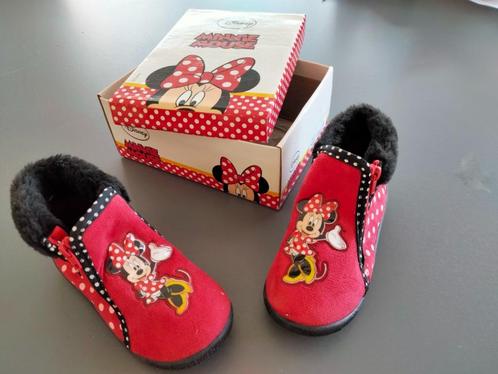 NOUVEAU Pantoufles " Minnie Mouse " Pointure 27, Enfants & Bébés, Vêtements enfant | Chaussures & Chaussettes, Neuf, Autres types