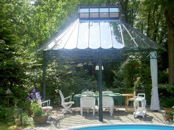 Piscine et accessoires en bon état