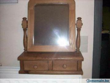 Kaptafel op het aanrecht met psyche-spiegel  beschikbaar voor biedingen