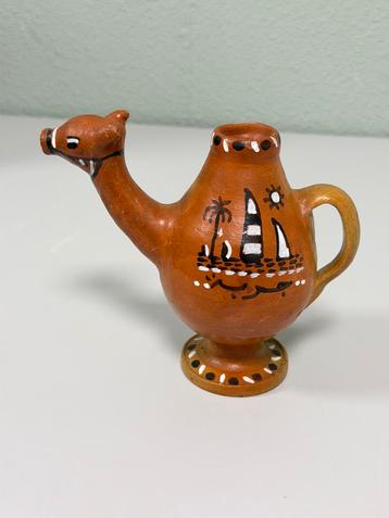 vintage magische kameel uit Djerba Tunesië keramiek theekan beschikbaar voor biedingen