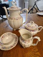 Porseleinen servies voor 12 personen, Ophalen