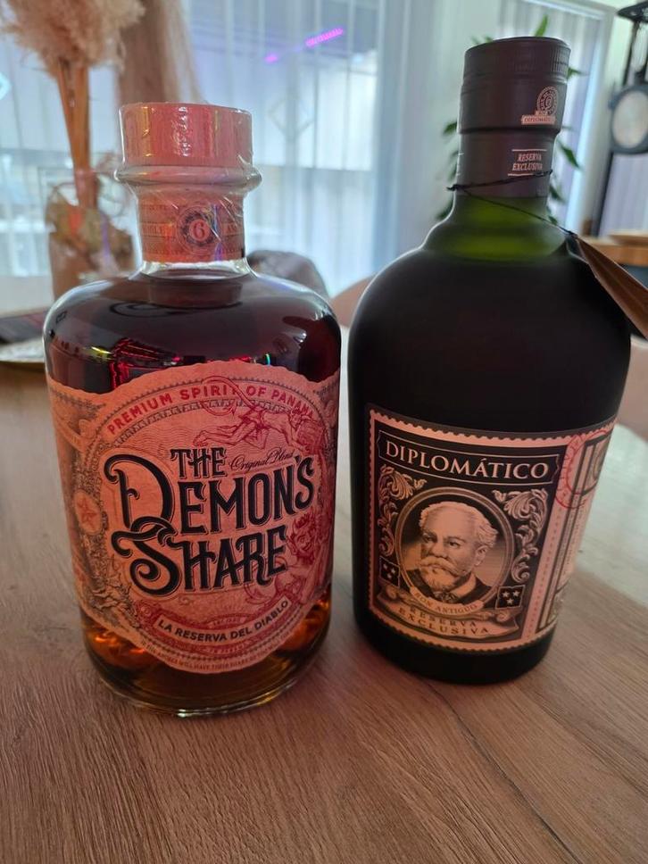 📣 À vendre – 2 bouteilles de rhum collector (3L chacune), Divers, Produits alimentaires, Enlèvement