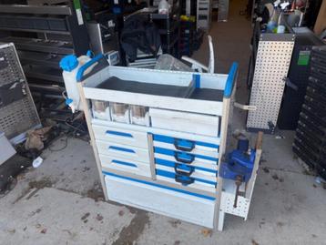 SORTIMO (1074) L120 B38 H123 €699  beschikbaar voor biedingen