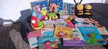 Lot 1 de jouets/livres jeunes enfants  beschikbaar voor biedingen