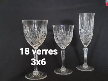 Cristal d'Arques Sofia, 18 verres(3X6) Neufs.