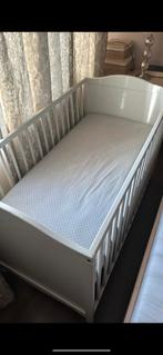 IKEA-bed met matras, Kinderen en Baby's, Kinderkamer | Bedden, Ophalen, Gebruikt, Minder dan 140 cm, Matras