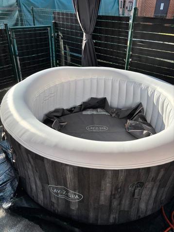 Jacuzzi lay-z-spa, Enlèvement, Comme neuf, Pompe