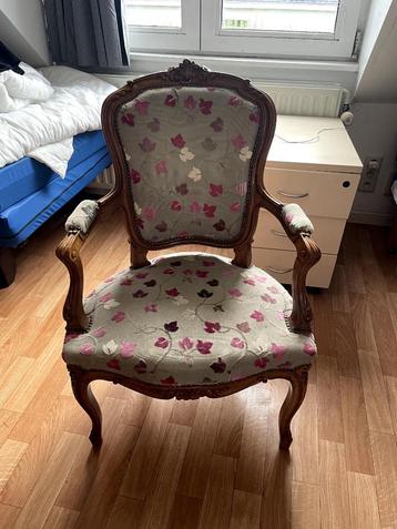 Fauteuils Louis XVI beschikbaar voor biedingen
