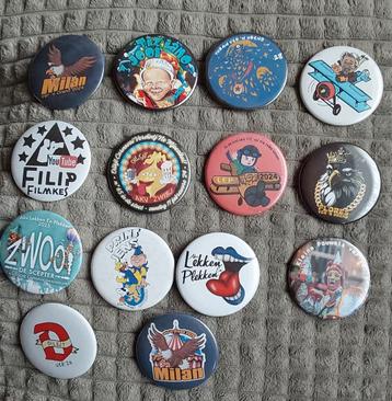 Aalst carnaval buttons  beschikbaar voor biedingen